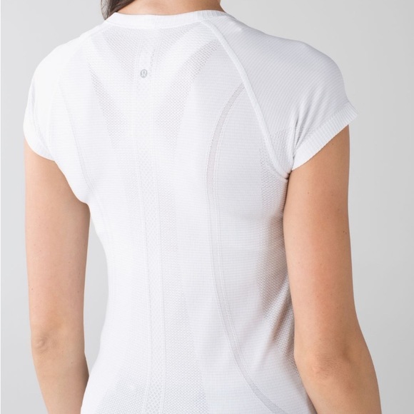 Lululemon Swiftly Tech Short Sleeve Scoop Tee - Picture 3 of 6